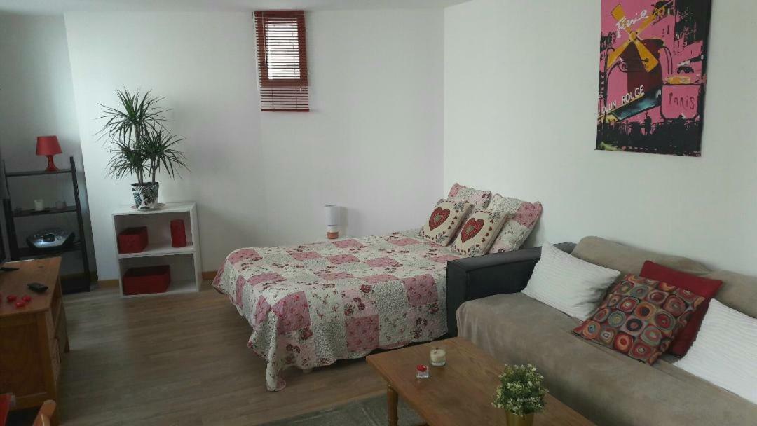 Studio Du Clocher Rigarda Экстерьер фото